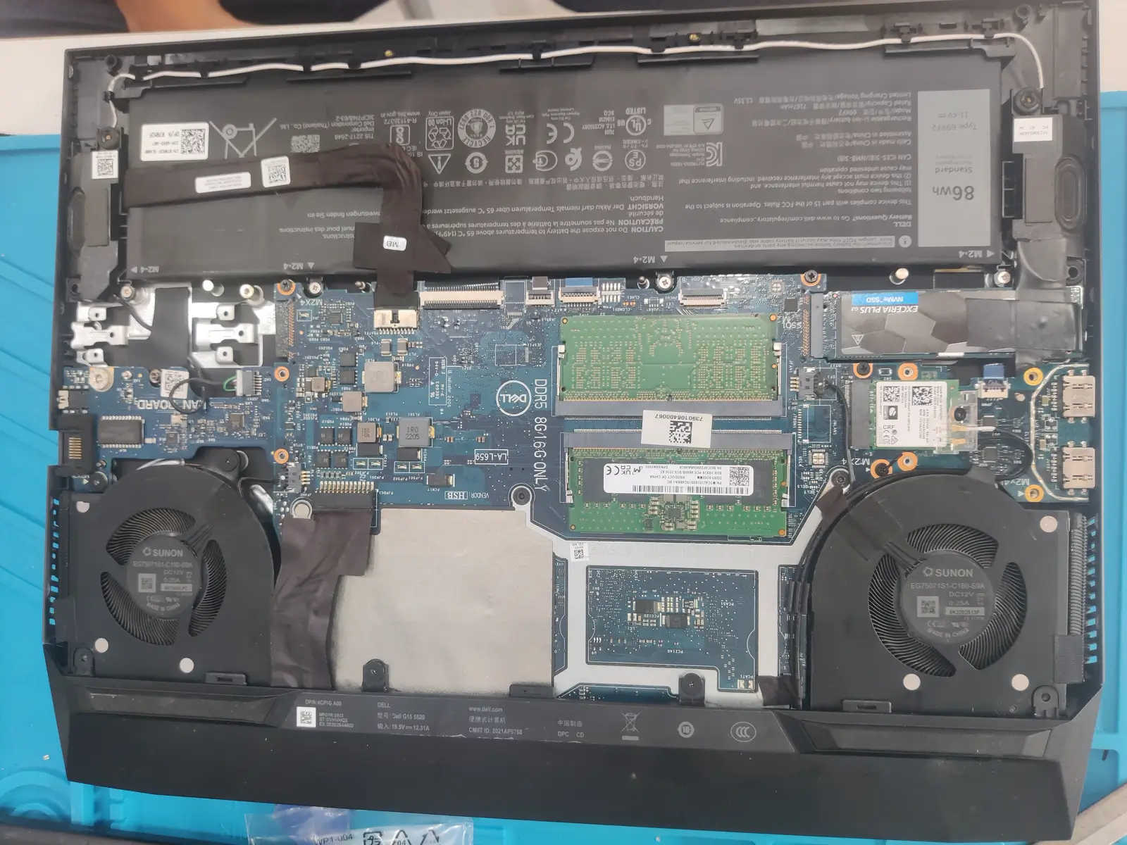 湖北工程学院学生的戴尔 Dell G15 5520游戏笔记本电脑清灰和安装系统