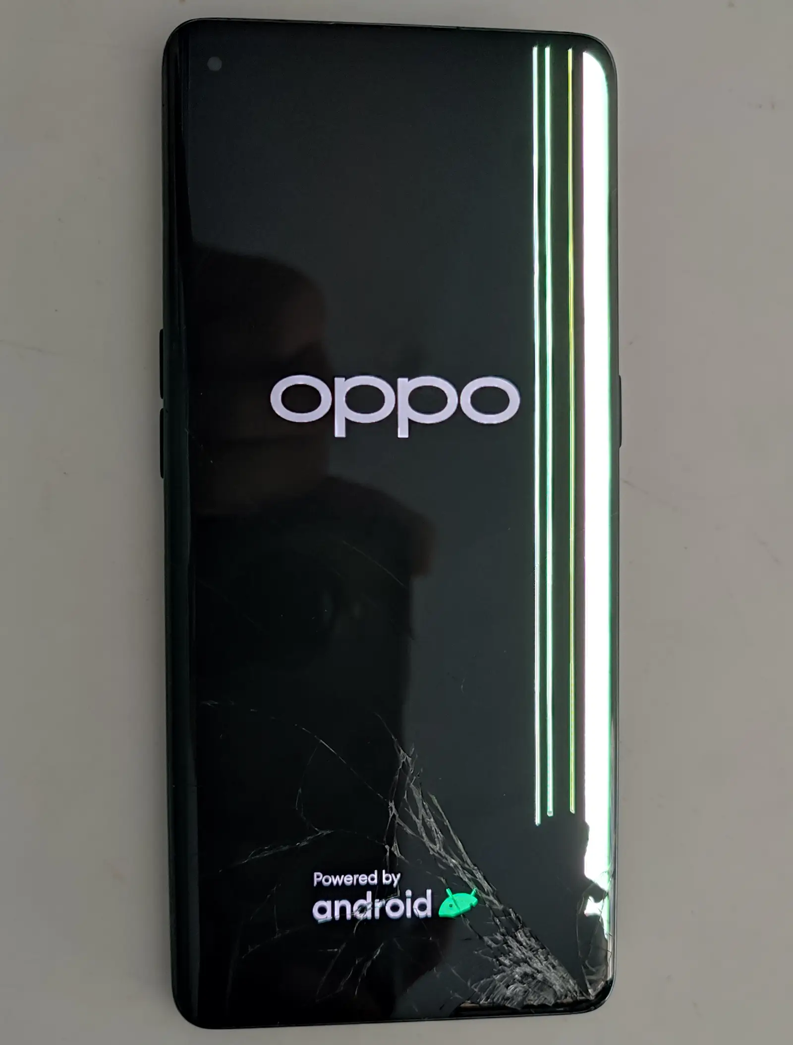 顾客的OPPO Reno 5 Pro手机屏幕坏了 来孝感迅维更换手机屏幕  