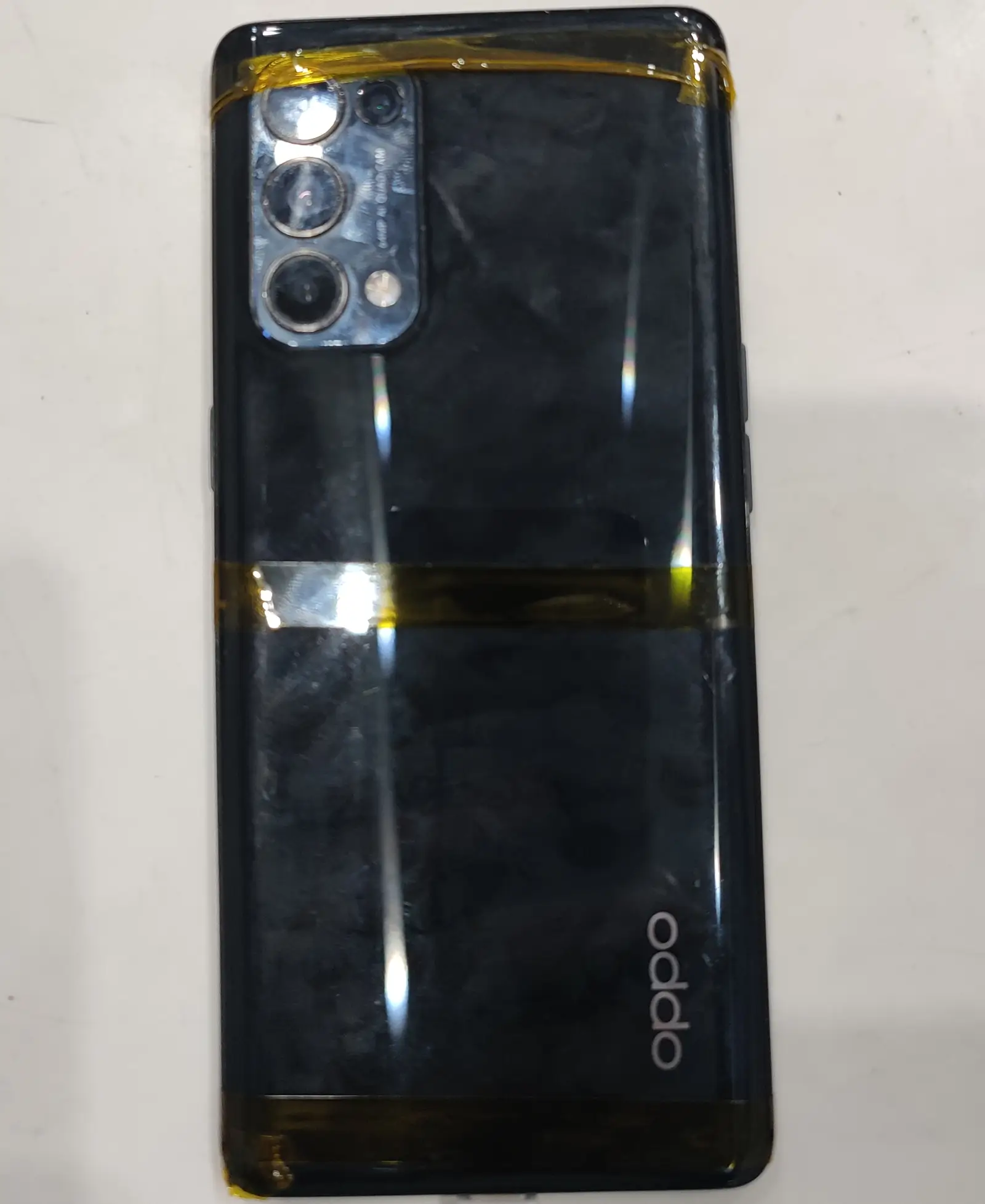 顾客的OPPO Reno 5 Pro手机屏幕坏了 来孝感迅维更换手机屏幕  