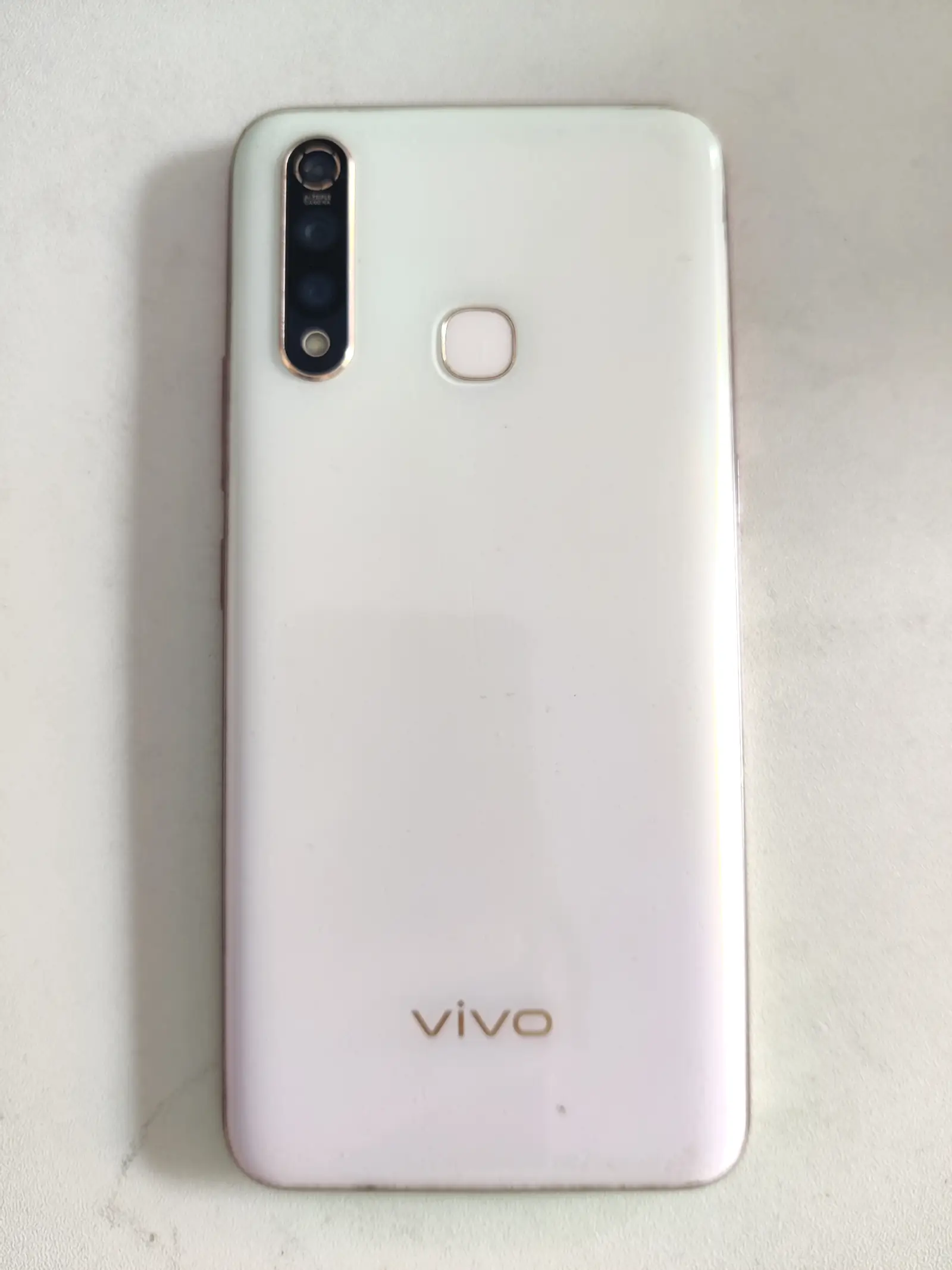 孝感同城出售一台vivo Z5x手机，成色如图，主要配置为骁龙710八核处理器、6+64G、Android 10系统，手机各功能正常。