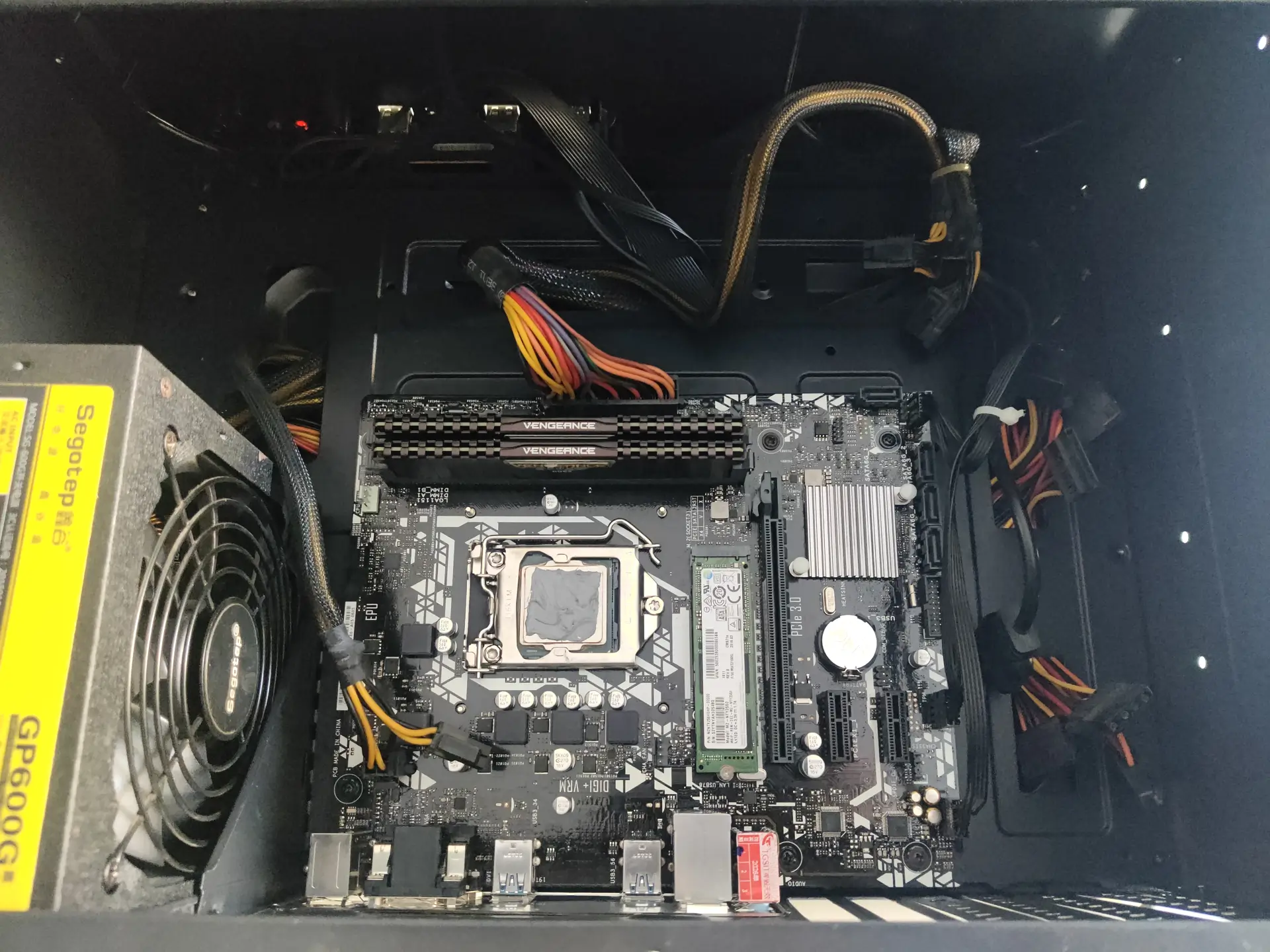 孝感电脑维修：台式机开不了机更换自购主板