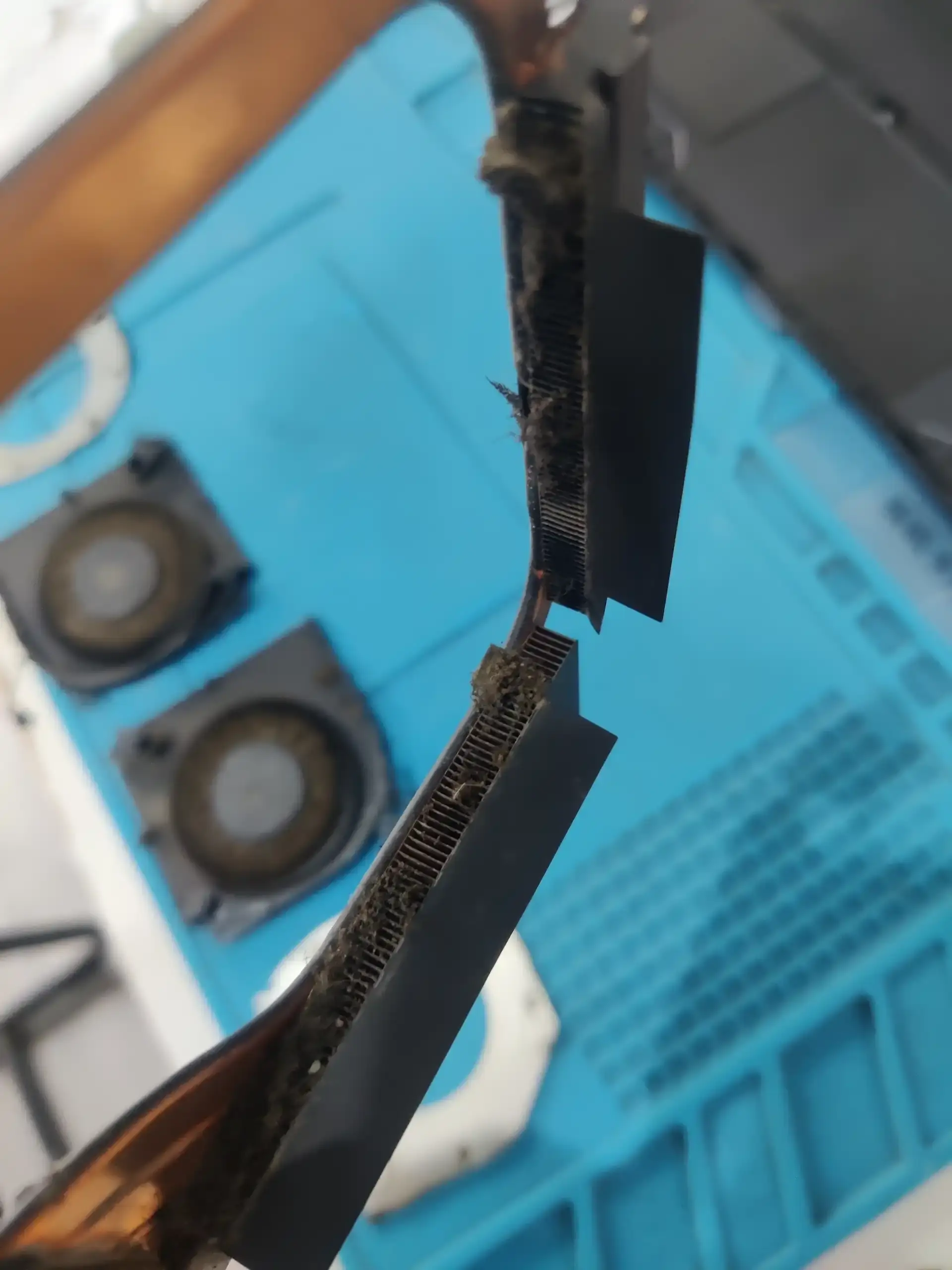 孝感机械革命笔记本电脑清灰换硅脂全程当面操作