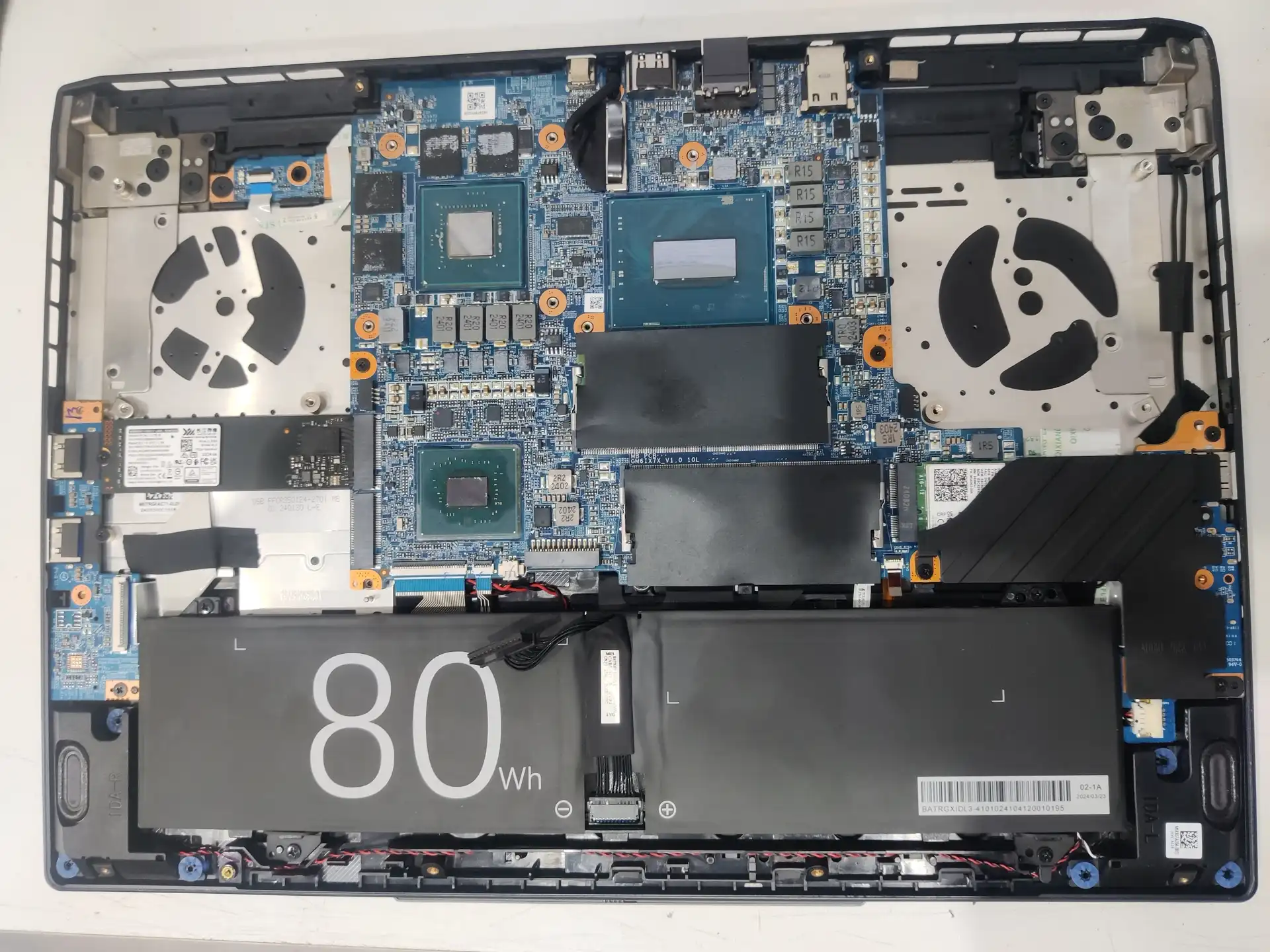 孝感机械革命笔记本电脑清灰换硅脂全程当面操作