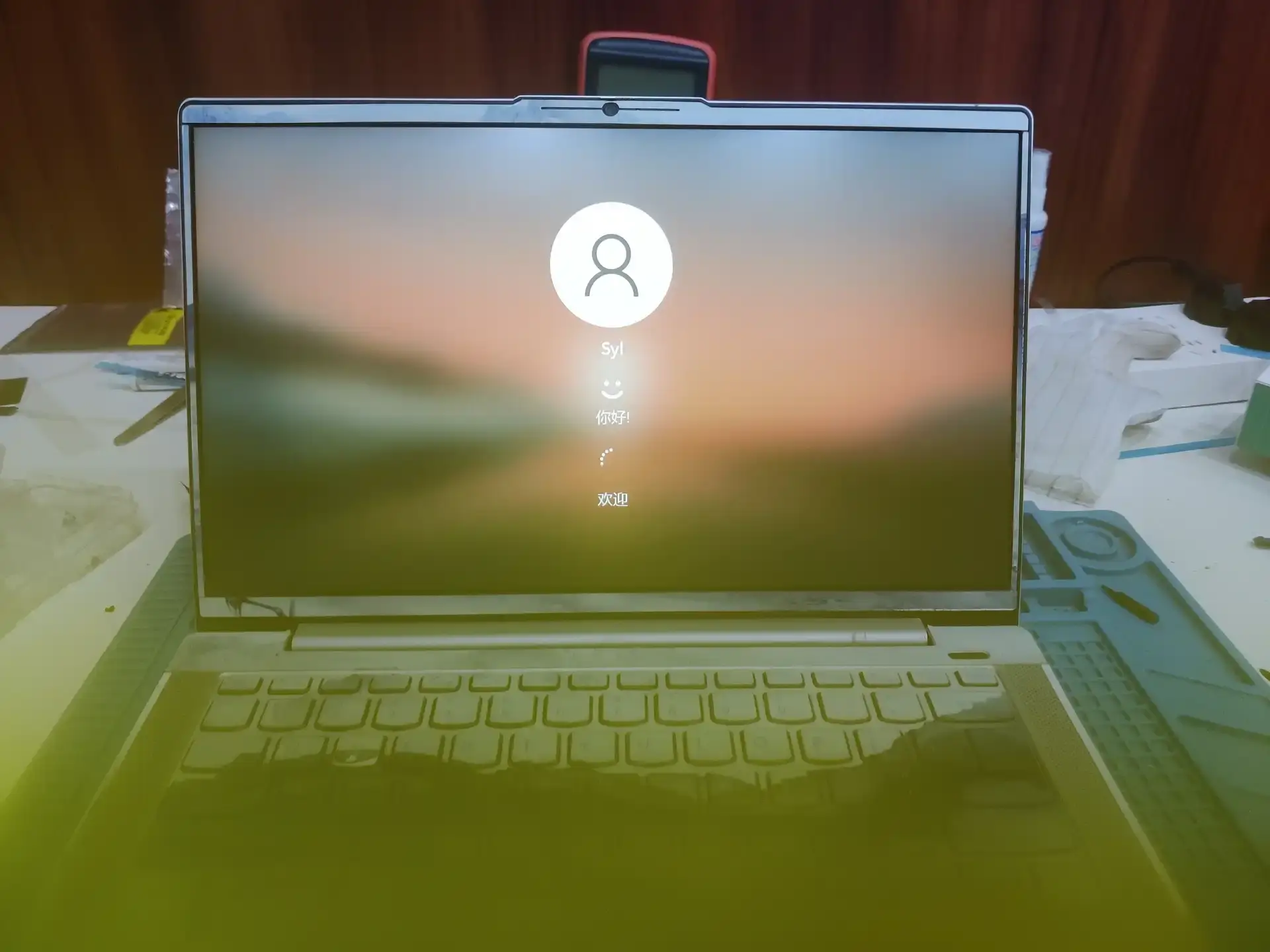 孝感联想小新笔记本电脑更换屏幕：顾客自购屏幕配件由孝感迅维更换