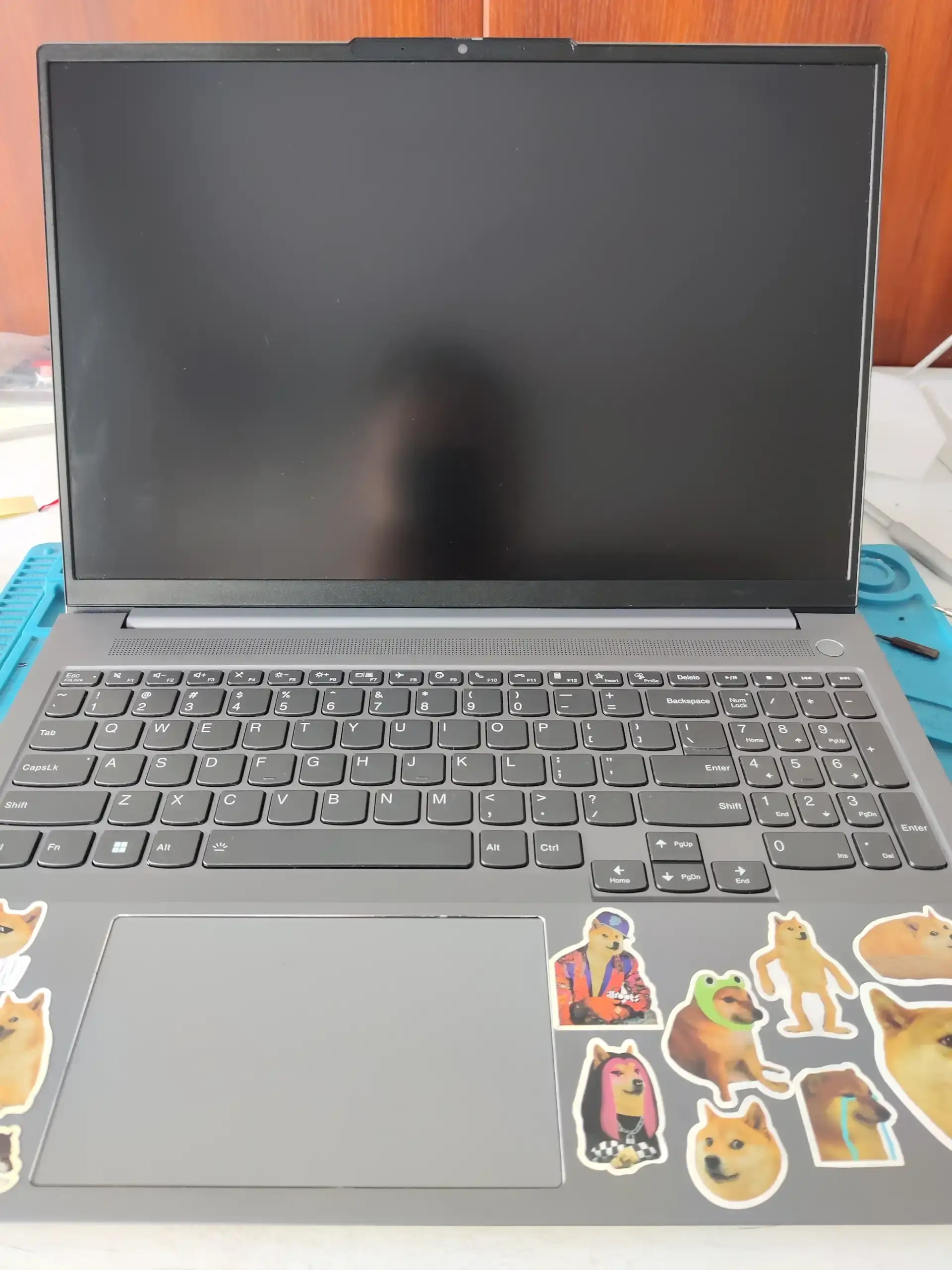 孝感游戏笔记本电脑全程当面拆机清灰换硅脂