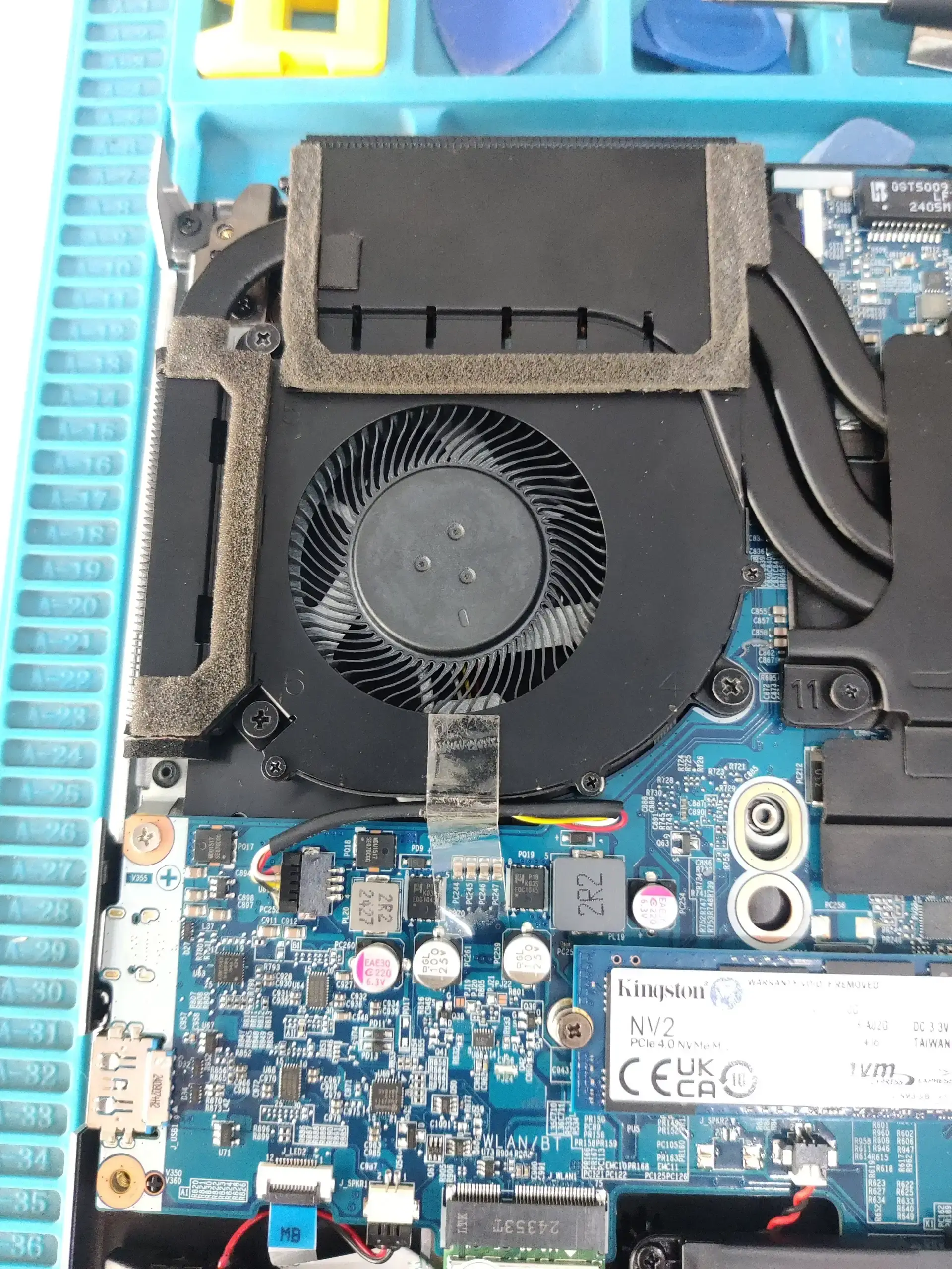 真清灰才敢当面操作孝感机械革命笔记本电脑清灰换硅脂