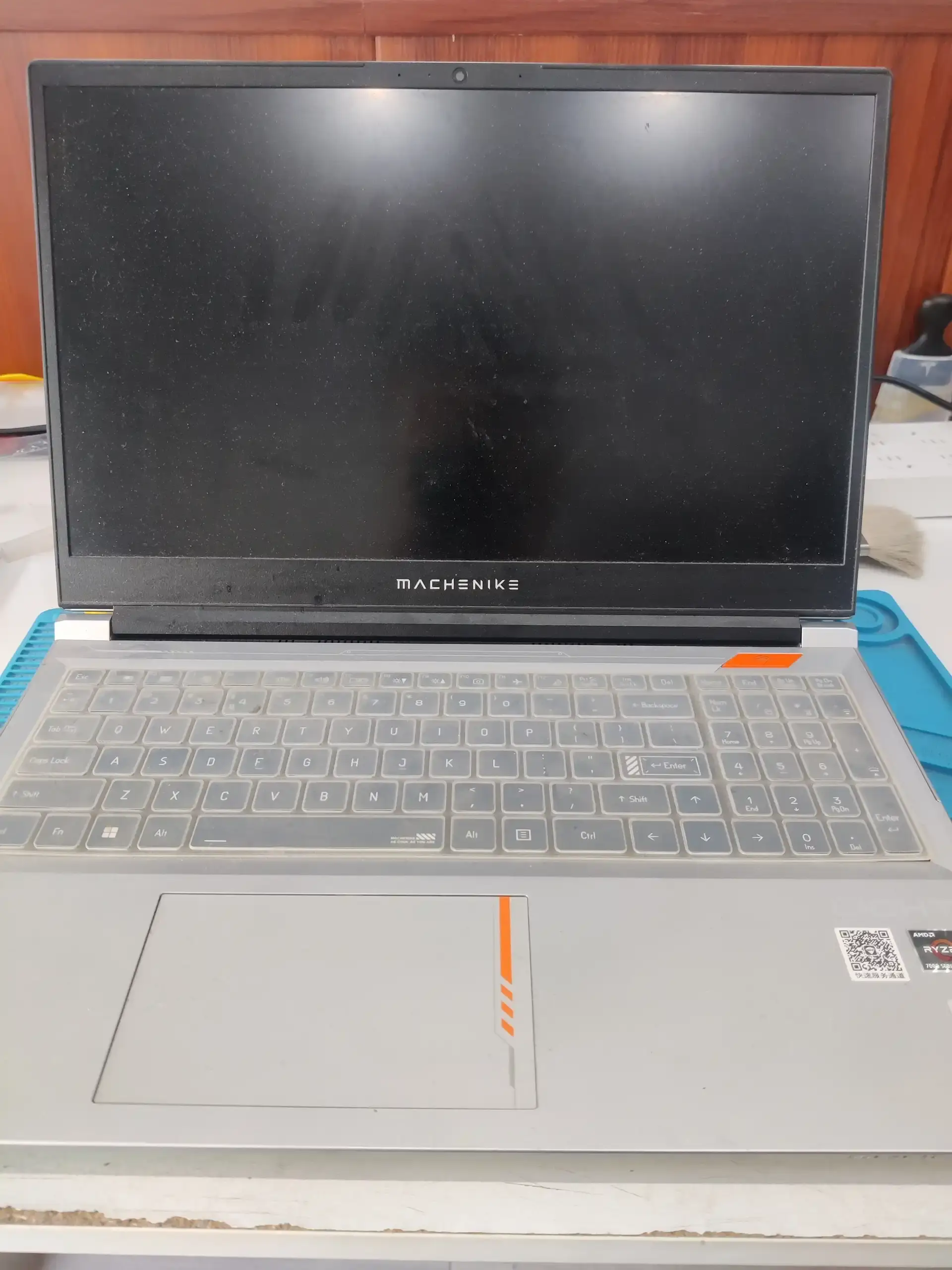 孝感笔记本电脑清灰换硅脂键盘清洁外壳清洁