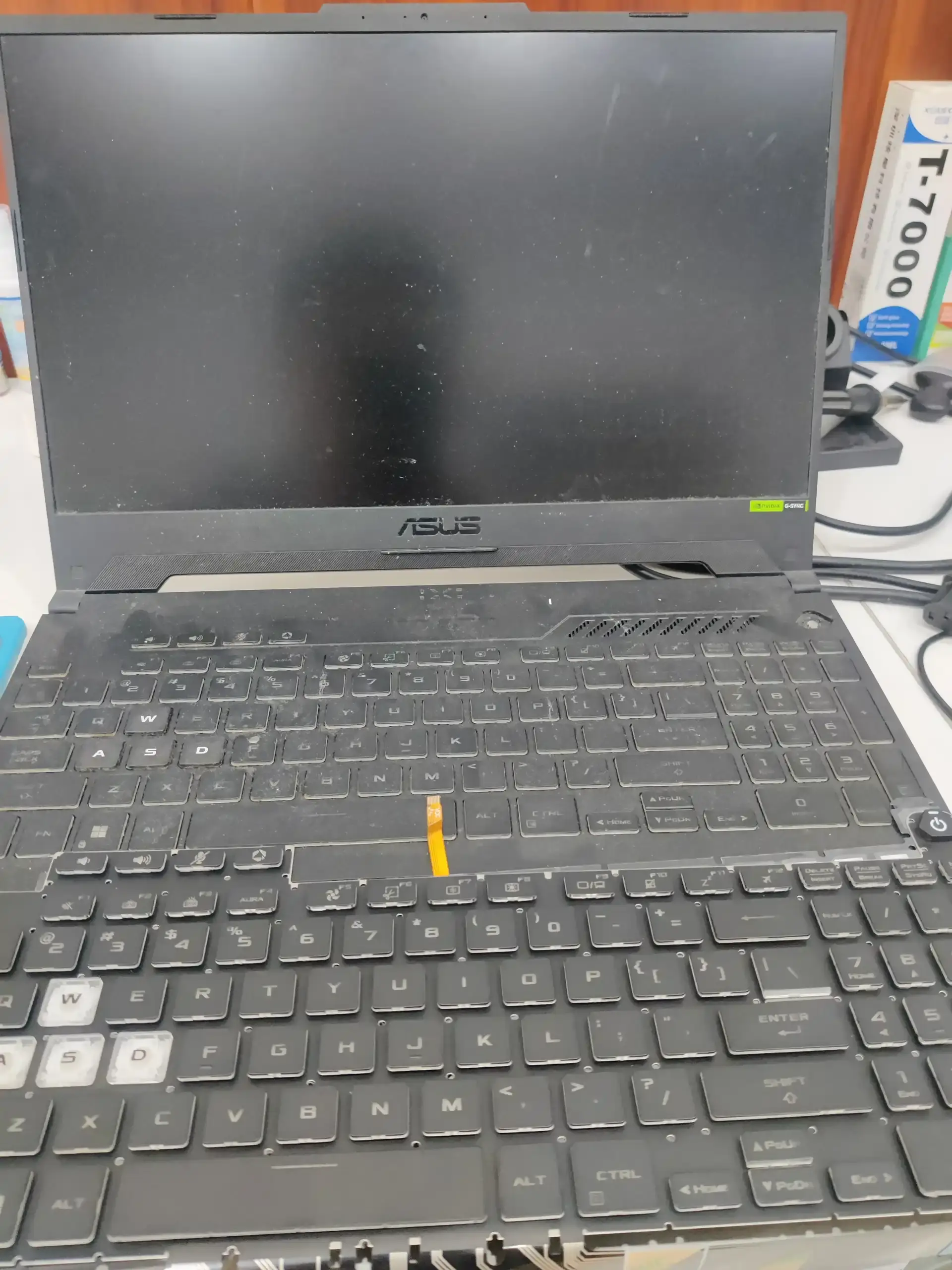 孝感华硕天选游戏笔记本电脑更换键盘