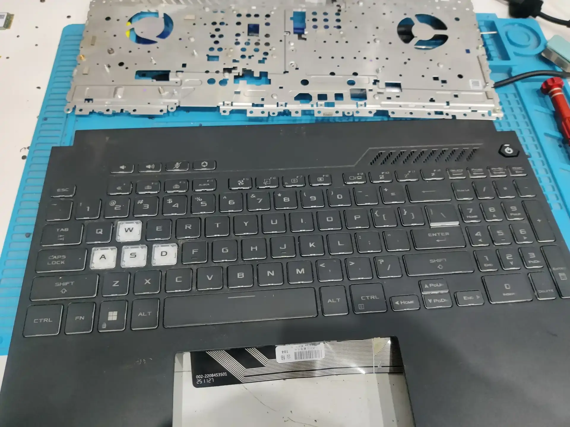 孝感华硕天选笔记本电脑更换键盘