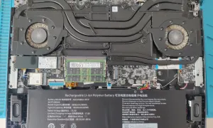 孝感顾客的机械革命笔记本温度高由孝感迅维当面笔记本清灰换硅脂