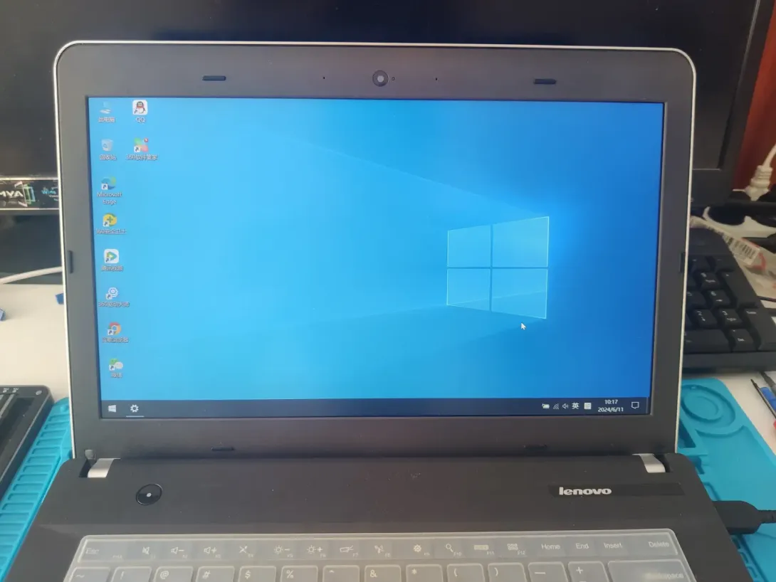 孝感客户的ThinkPad E440笔记本电脑更换屏幕视频教程