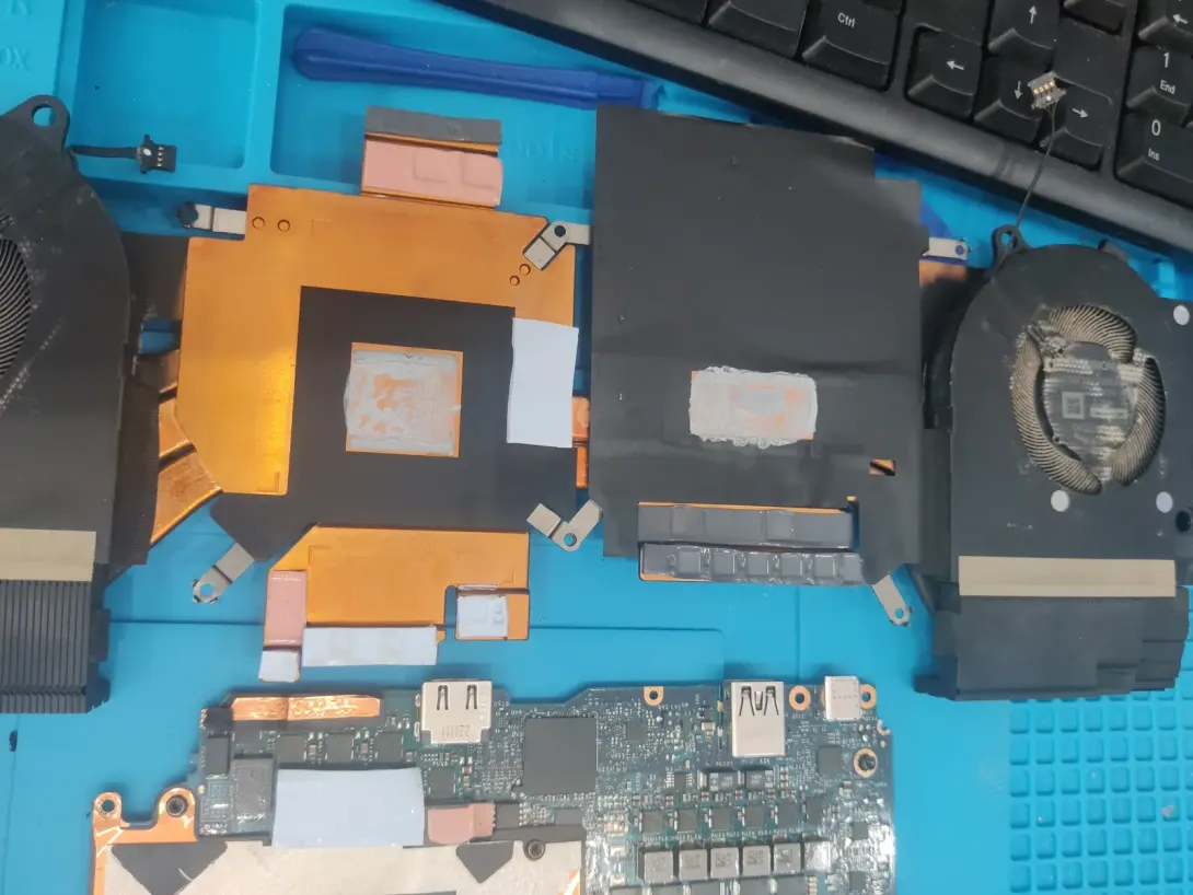 湖北工程学院学生的戴尔 Dell G15 5520游戏笔记本电脑清灰和安装系统