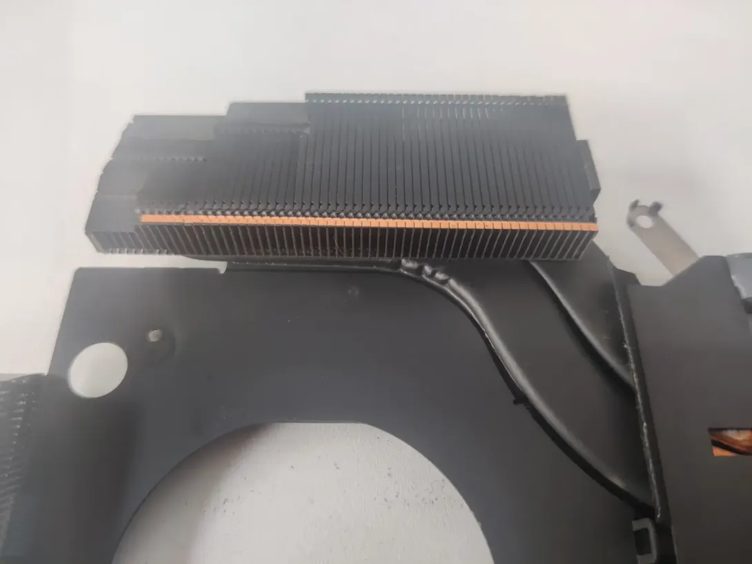 湖北工程学院学生的戴尔 Dell G15 5520游戏笔记本电脑清灰和安装系统