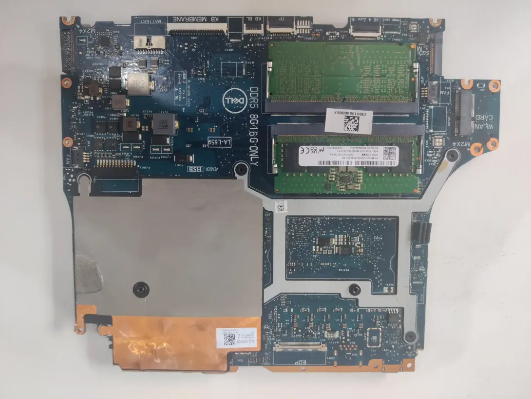 湖北工程学院学生的戴尔 Dell G15 5520游戏笔记本电脑清灰和安装系统