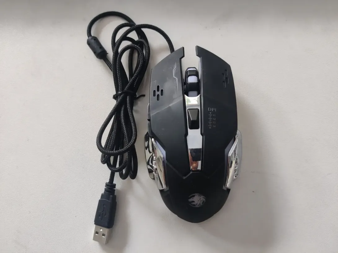 孝感二手前行者TK900机械键盘鼠标套装功能旋钮黑轴蓝光电竞游戏键鼠套装出售