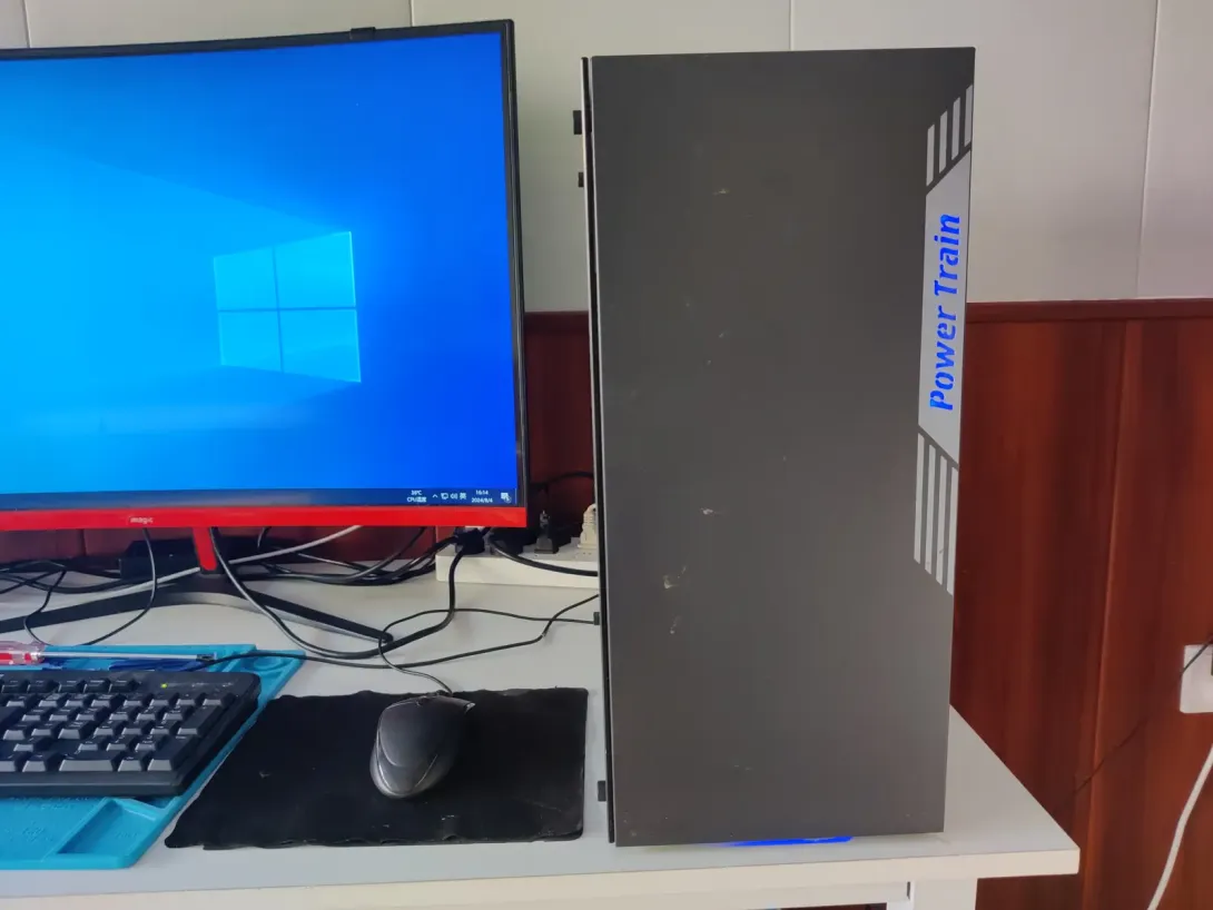 孝感二手游戏电脑整机出售 英特尔i5-9400F/16G DDR4/AMD RX580 8G蓝宝石/240G SSD/31.5寸显示器