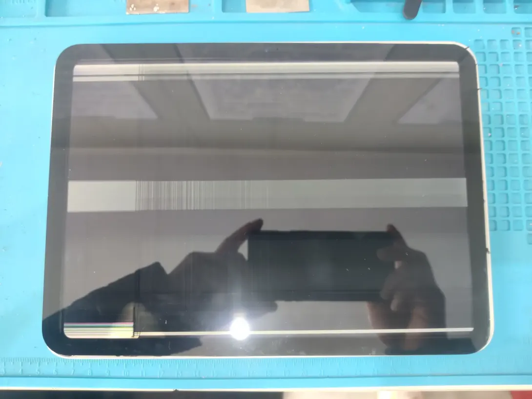 孝感苹果iPad 10平板电脑更换屏幕维修案例