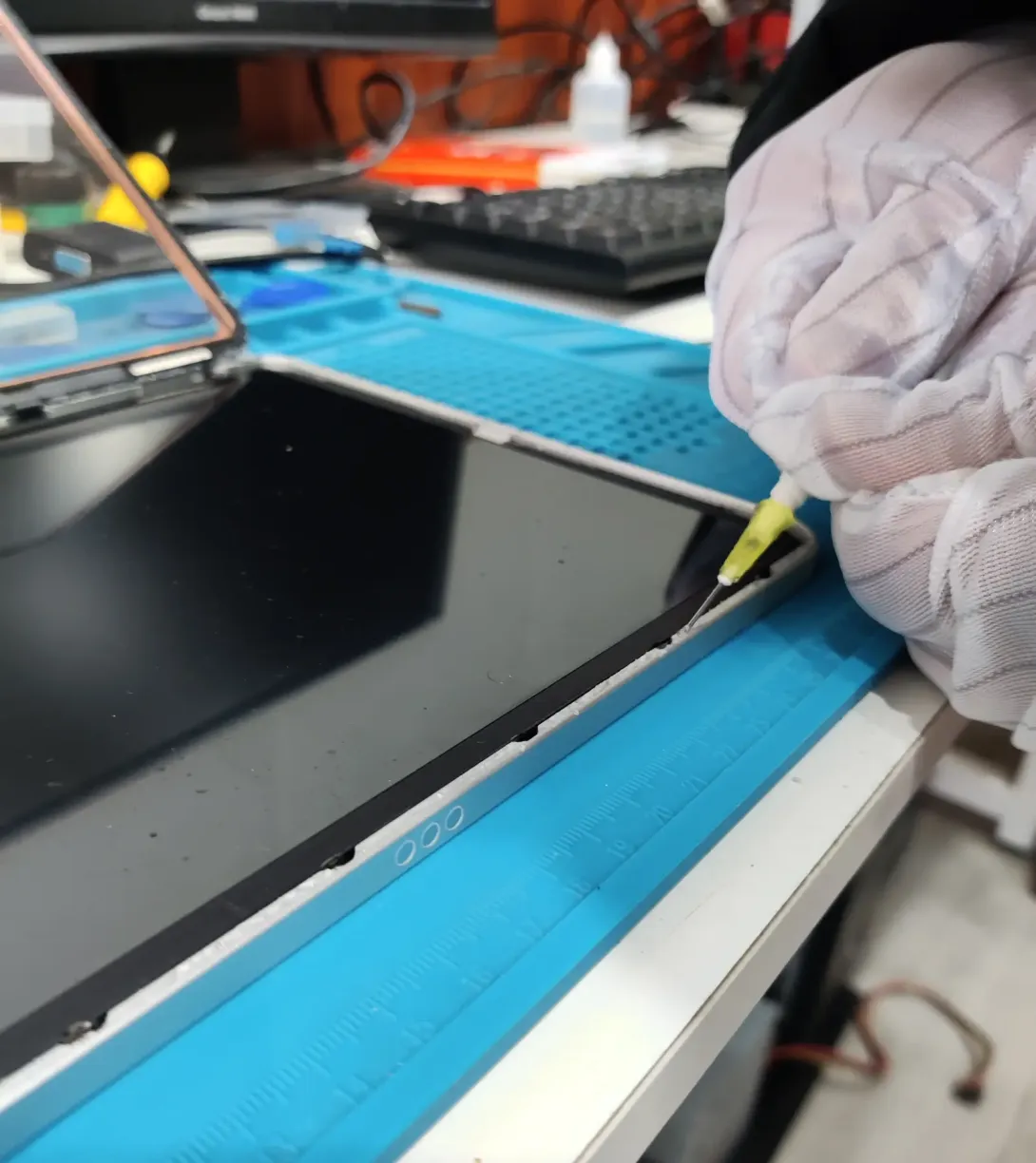 孝感苹果iPad 10平板电脑更换屏幕维修案例